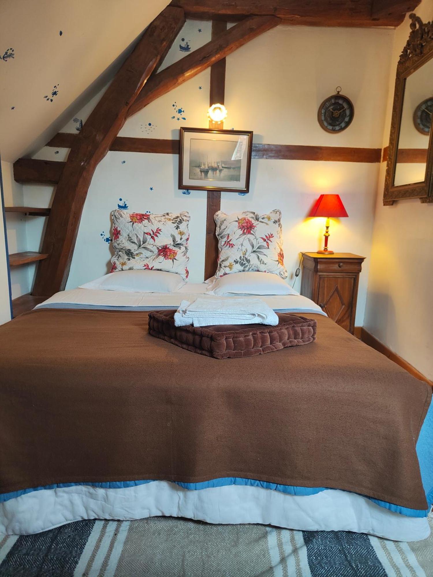 La Taniere Des Tanneries Bed & Breakfast Tonnerre Exterior photo