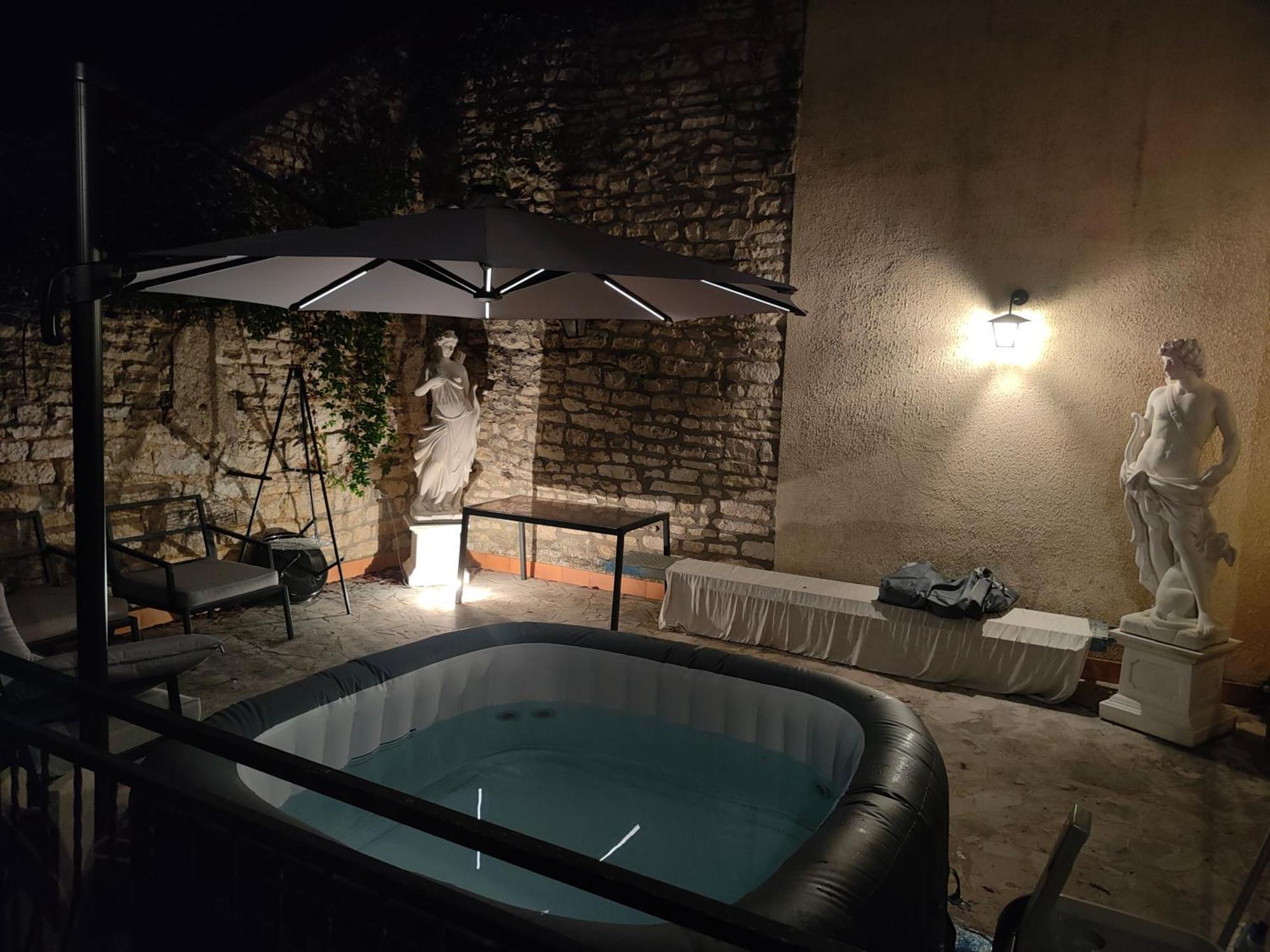 La Taniere Des Tanneries Bed & Breakfast Tonnerre Exterior photo