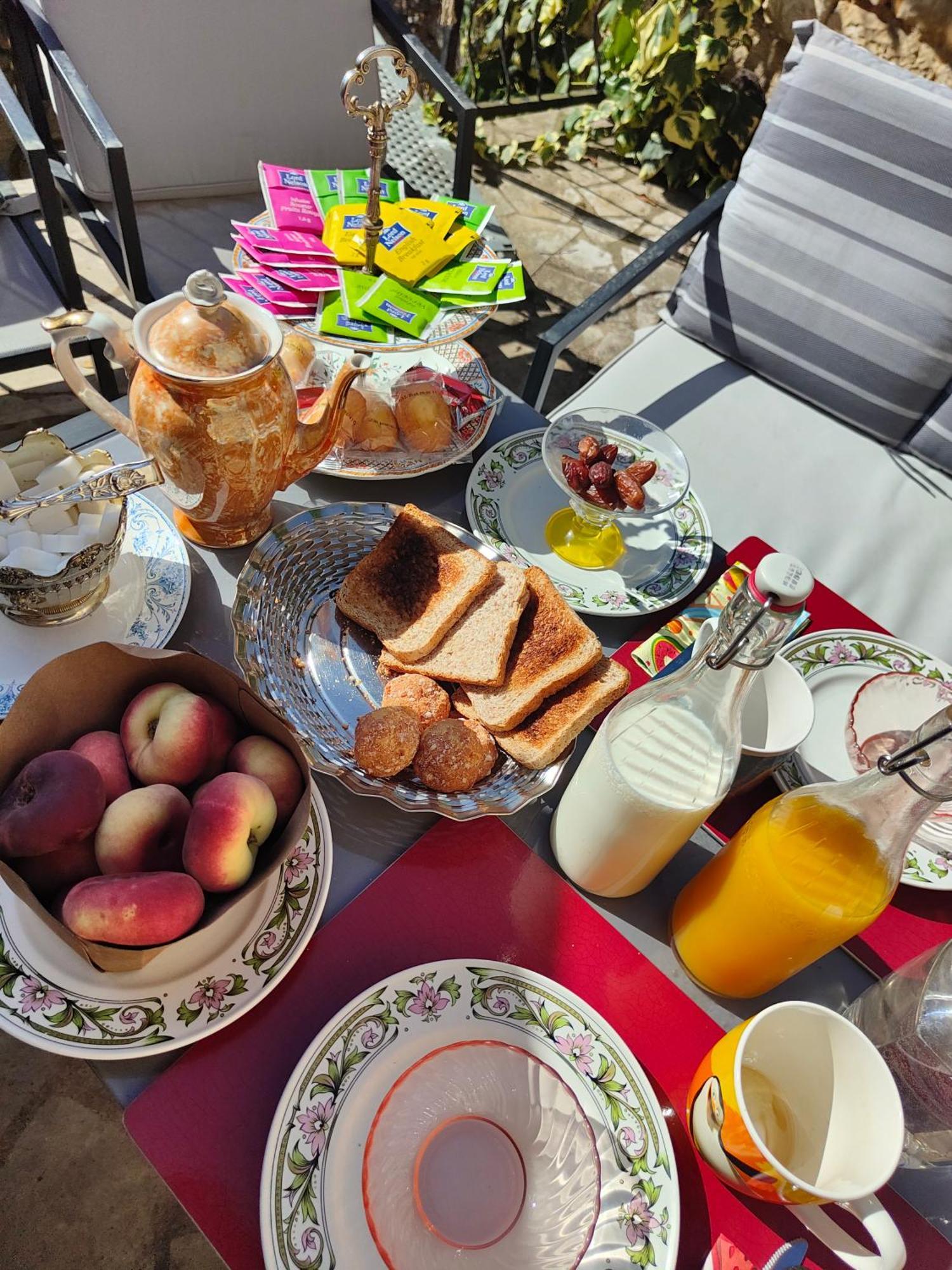 La Taniere Des Tanneries Bed & Breakfast Tonnerre Exterior photo